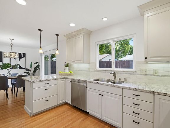 4th image of 2441 Johnson Pl