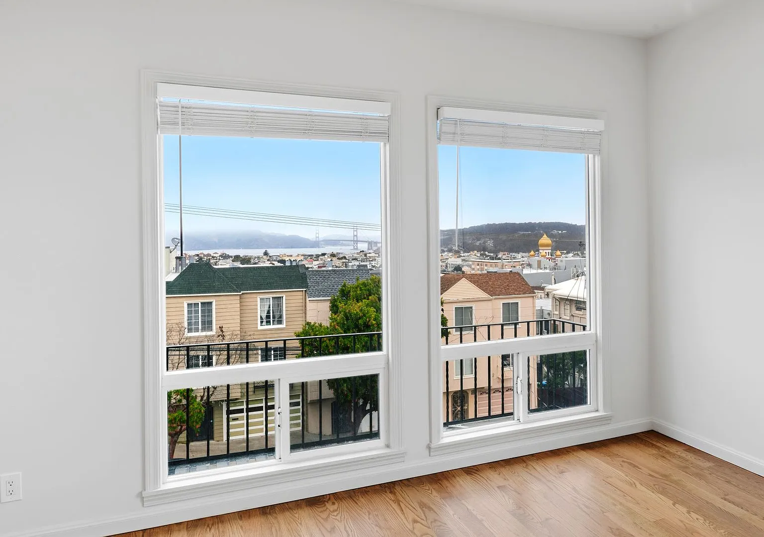 Nine-Bedroom with Panoramic Views — Photo 2