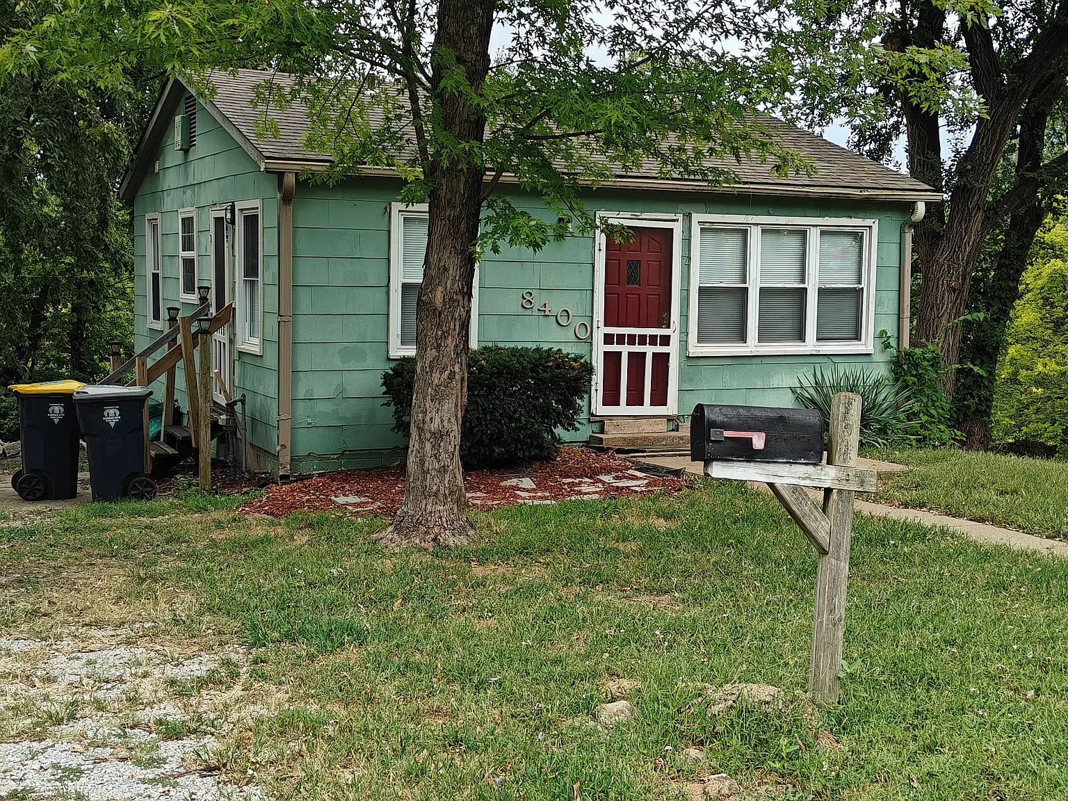 2 bed, 576 sqft, $975 — Photo 1