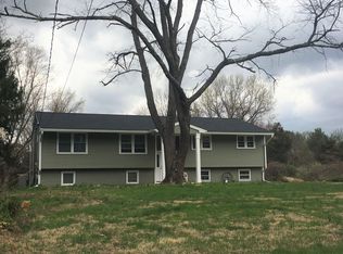 4 Wayside Ln, Lebanon, NJ 08833