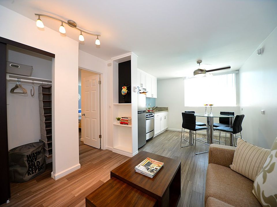 Meridian Pointe Apartments Magellan Model Living Room and Kitchen