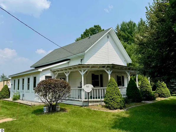 7278 Glovers Lake Rd, Bear Lake, MI 49614