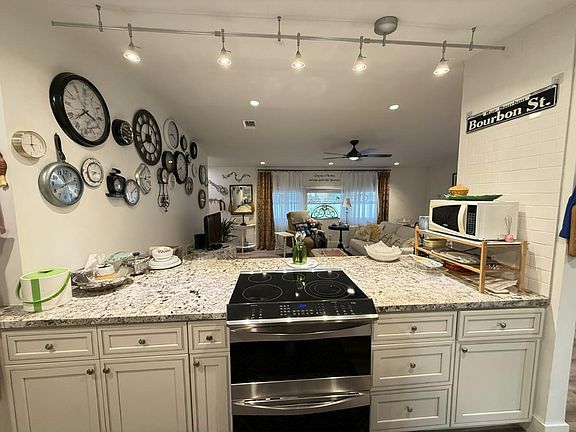 4th image of 1957 Warwick Hills Dr #1085