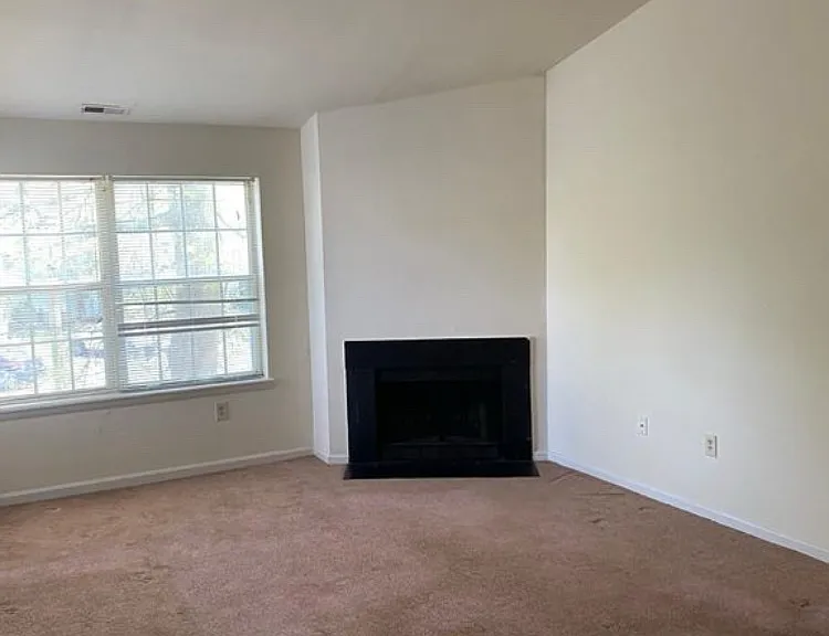 122 Driftwood Ct — Photo 1
