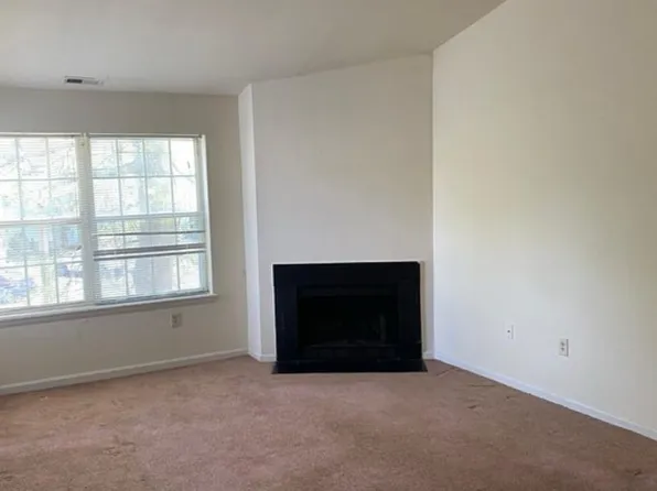 122 Driftwood Ct, Absecon, NJ 08205