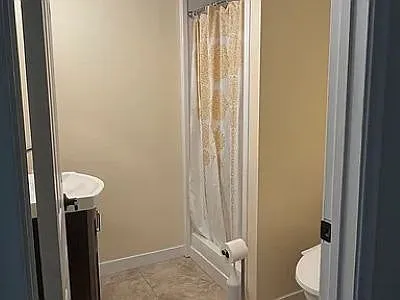 1469 Ash Dr, Unit Room 1 — Photo 3