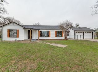 607 N Gilmer Ave, Dawson, TX 76639