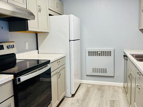 3rd image of 1610 24th Ave APT A