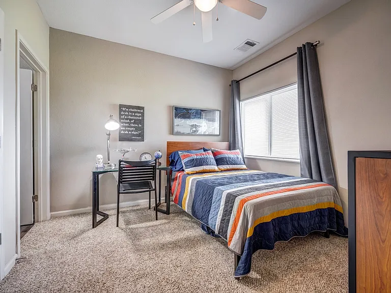 Madera-Apartments-Near-UT-San-Antonio-Bedroom