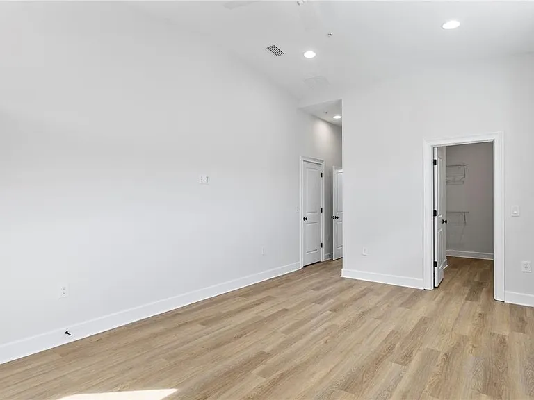 1903 W Bristol Ave #2 — Photo 16