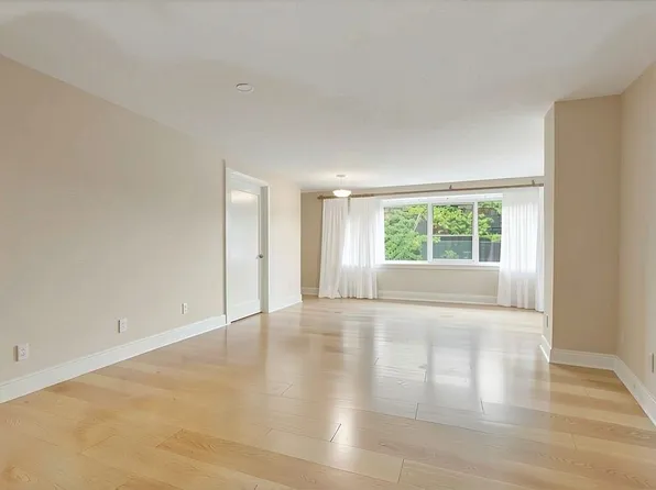 420 E 55th St #3FG, New York, NY 10022