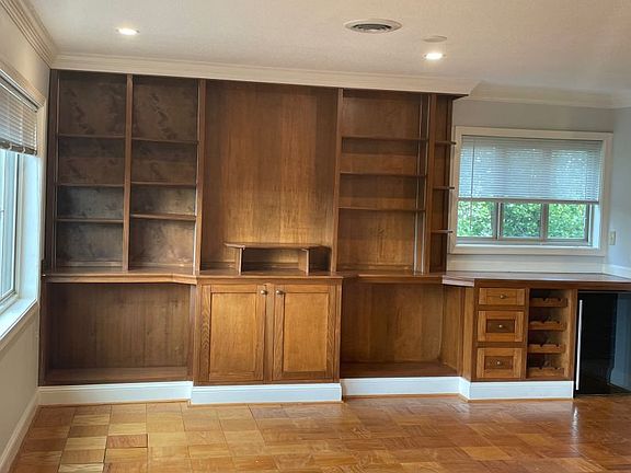 5th image of 1415 N Oak St APT 603