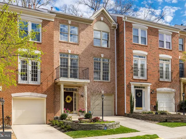 11408 Summer House Ct, Reston, VA 20194