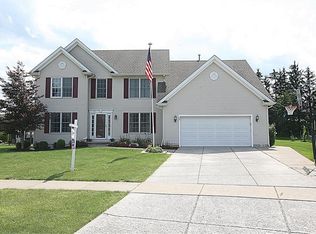 25 Americo Ct, Lancaster, NY 14086