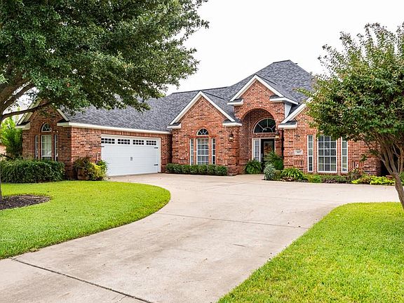 2nd image of 307 Northgate Dr