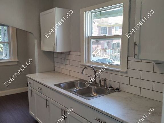 3rd image of 2115 E 67th Ter