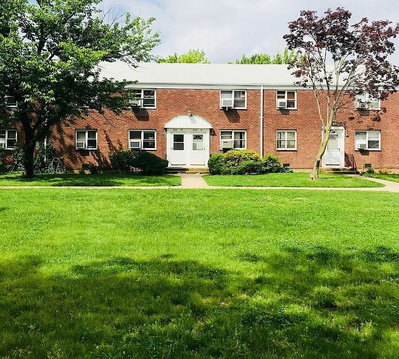 1st image of 22021 73rd Ave #1