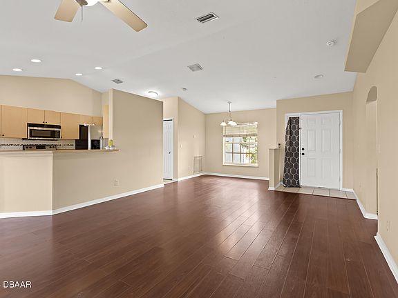 4th image of 1365 SE Odonnell Ln