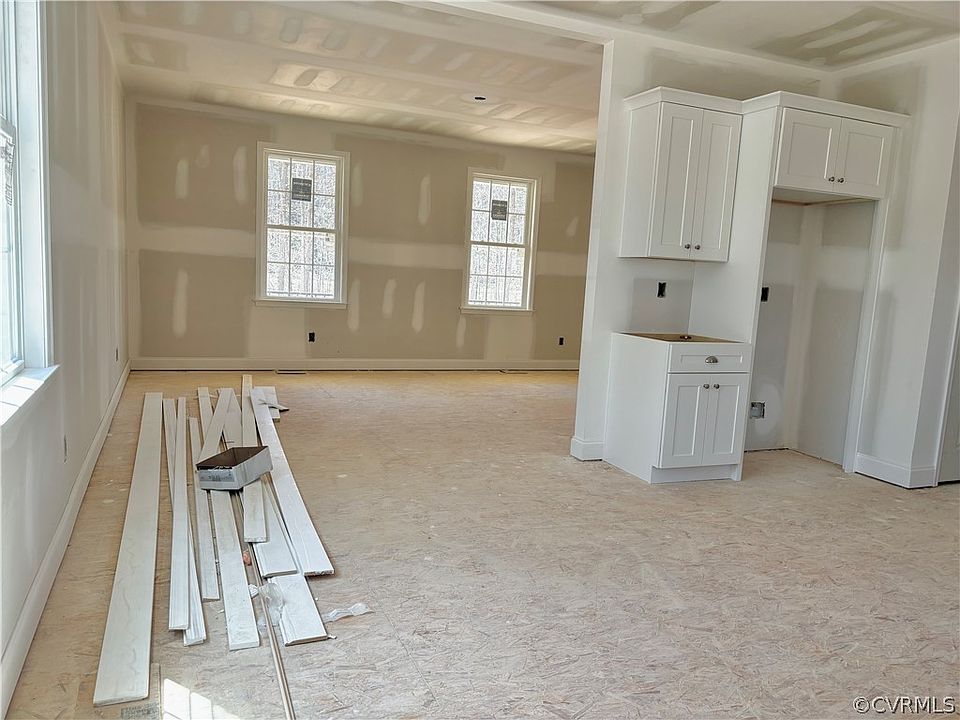 2nd image of 10911 Evergreen Dr