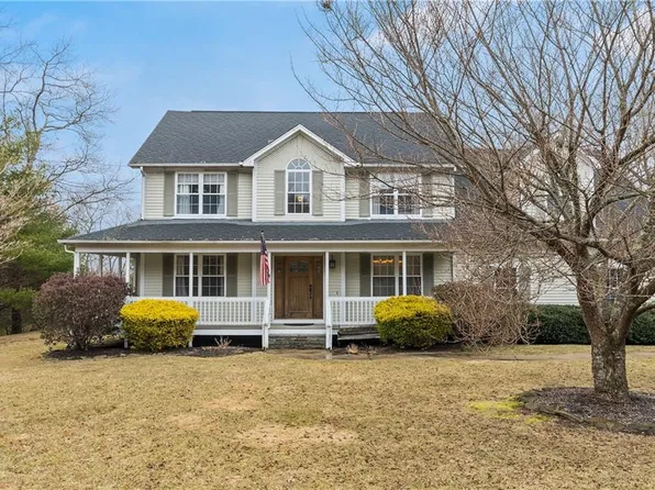 5 Stratford Ct, West Greenwich, RI 02817