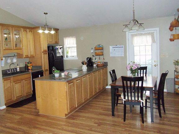 2nd image of 5310 S Oaks Ave
