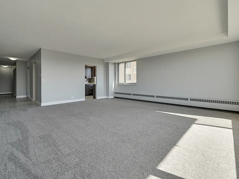 12207 Jasper Ave NW — Photo 16