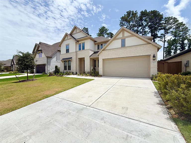 22037 Gateway Arch Dr — Photo 2