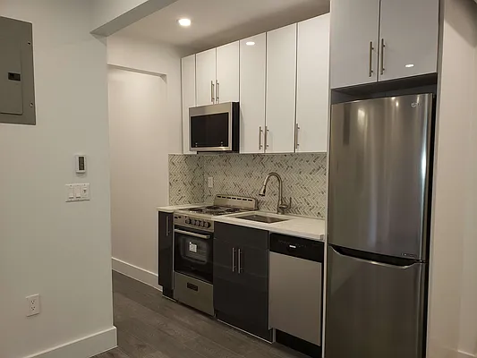 Rented by Roomeze | media 1