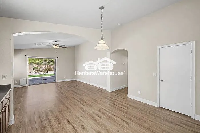 29169 N Rosewood Dr — Photo 7