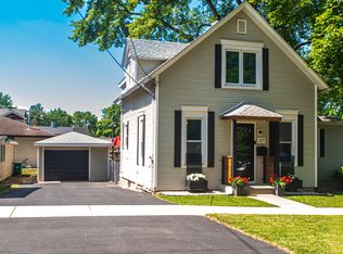 227 E 6th St, Lockport, IL 60441