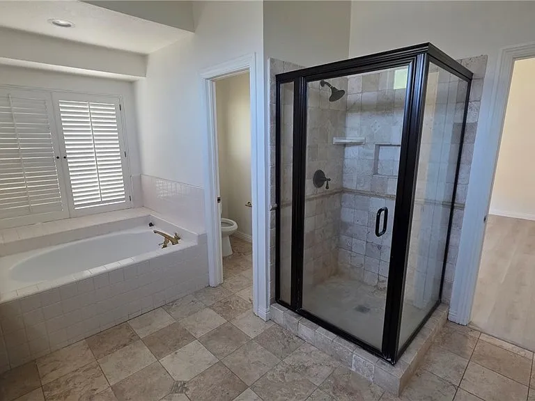 20800 Regency Ct — Photo 15