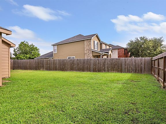 5th image of 9415 Shaded Pines Dr