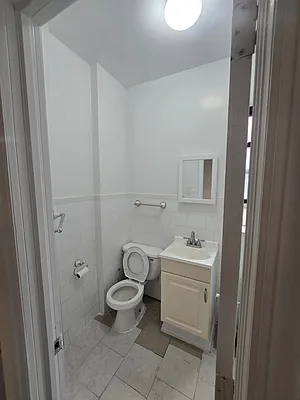 Bathroom, photo 1
