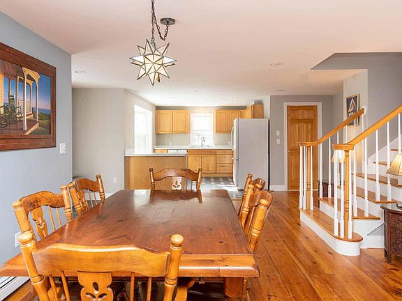 3rd image of 18 Firehouse Ln