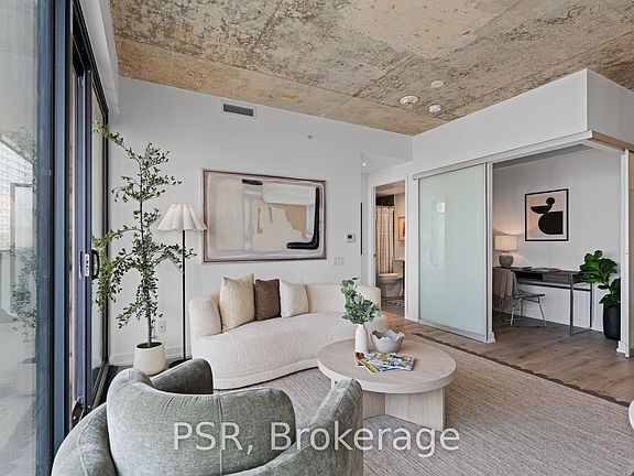 4th image of 161 Roehampton Ave #2601
