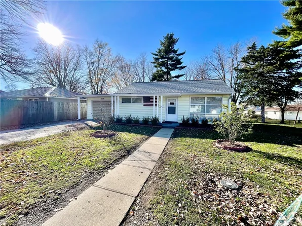 721 Water St, Paris, IL 61944