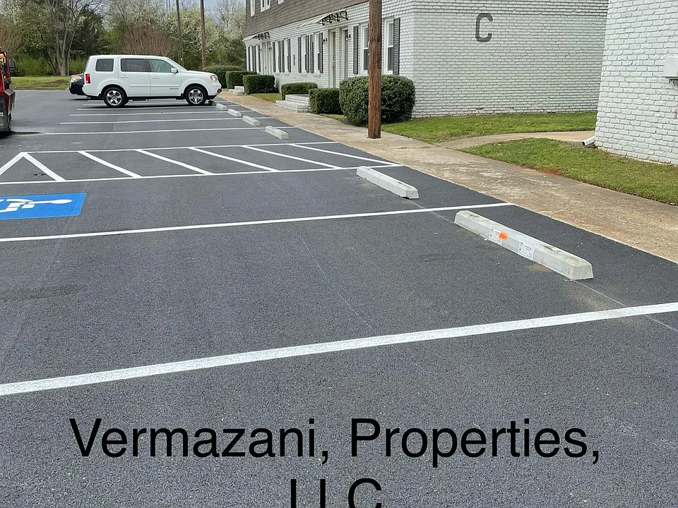 3 bed, 1.5 bath, 1333 sqft, $1,200