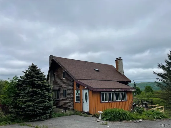 1362 Woodmancy Rd, Tully, NY 13159