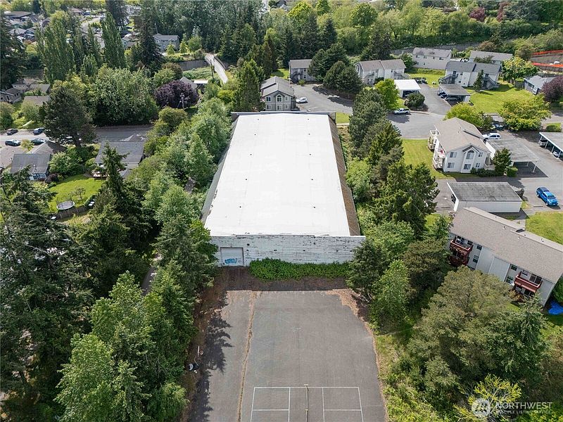 2nd image of 2701 Nevada Street