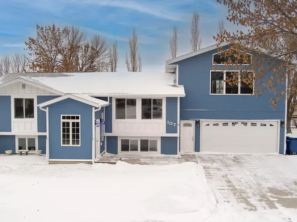 107 15th Circle Dr, Beulah, ND 58523