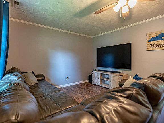 5th image of 223 Welburn Dr