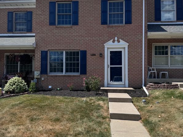 1109 Meadowbrook Ln
