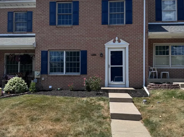 1109 Meadowbrook Ln, Perkiomenville, PA 18074