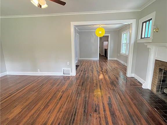 3rd image of 5842 Euclid Ave