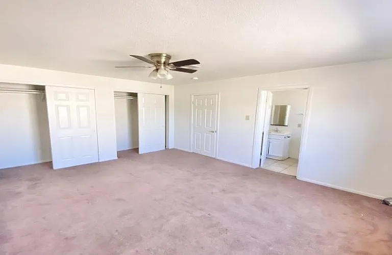 424 E Independence St #1 — Photo 5