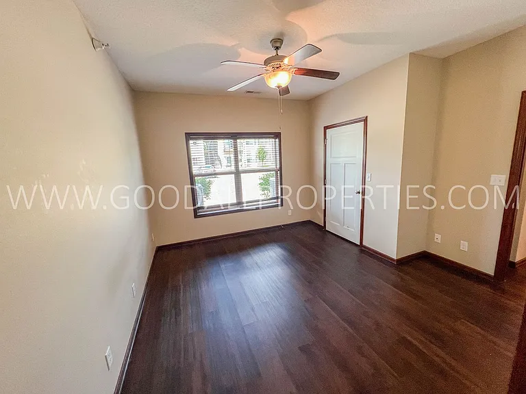 1211 NE Windsor Dr #105 — Photo 8