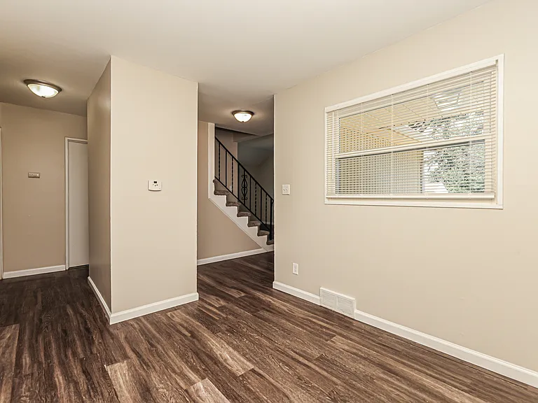 2205 Hazel Ave — Photo 7