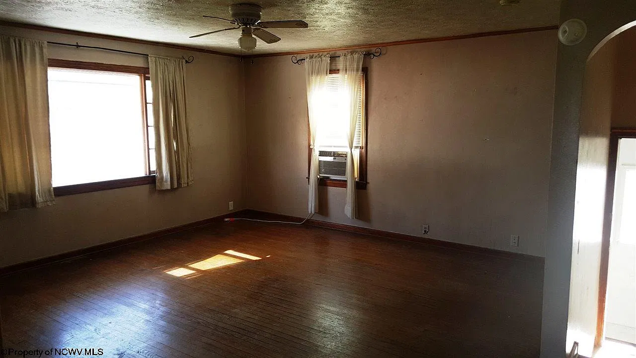 2 bed, 1.0 bath, $850 — Photo 3