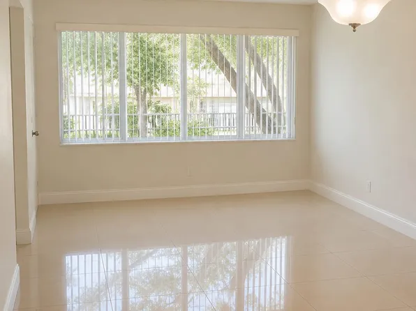 6135 NW 186th St, Hialeah, FL