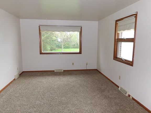 4th image of 1068 Woodlawn Ave